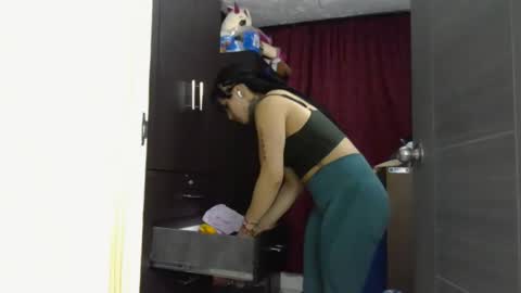 I AM BELLA  ----------- follow my  IG  TINNS 69 online show from March 2, 1:58 am