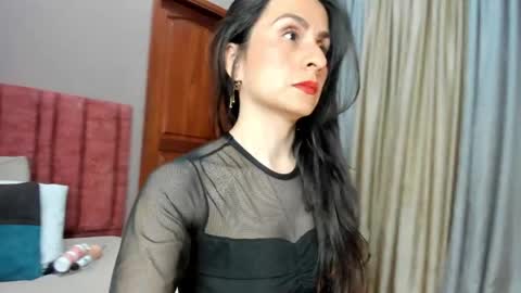Tina Moon online show from June 2, 1:18 am