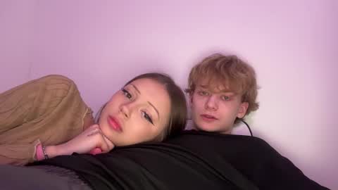 Snapshot of tinnydoll chatting on February 15, 4:03 pm TinnyDoll online show from February 15, 4:03 pm