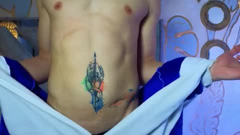 Snapshot of tinocrow chatting on March 18, 1:53 am TONY online show from March 18, 1:53 am