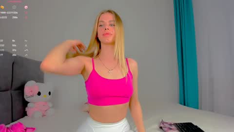 Snapshot of tiny__alice chatting on January 31, 9:05 am Alice ONLINE TOMORROW 1100-1700 GMT3 online show from January 31, 9:05 am