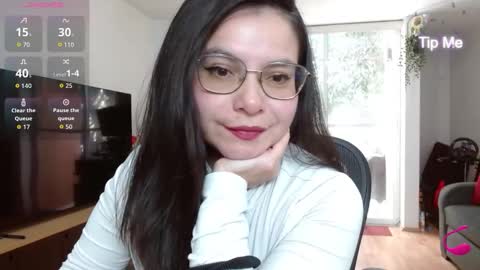 Tiny Caroline online show from January 15, 8:45 pm