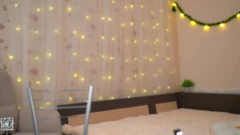 Lyssa     online show from December 22, 6:15 pm