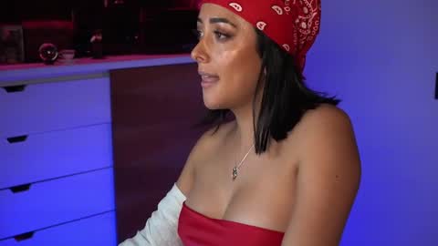 Snapshot of tiny_panther chatting on January 16, 12:23 am Ana Molly online show from January 16, 12:23 am