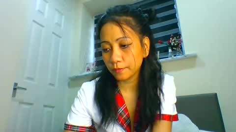 Snapshot of tinyasian911718 chatting on December 21, 2:26 pm Tinyasian911718 sweetinyasian instagram online show from December 21, 2:26 pm