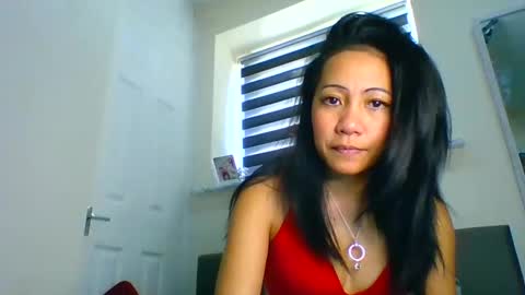Snapshot of tinyasian911718 chatting on January 3, 1:25 pm Tinyasian911718 sweetinyasian instagram online show from January 3, 1:25 pm