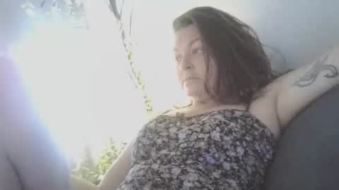 tinyassbossymilf online show from May 22, 9:42 pm