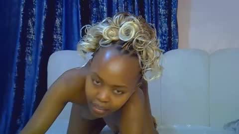 Snapshot of tinybarbie_ chatting on May 6, 3:39 pm Barbie online show from May 6, 3:39 pm