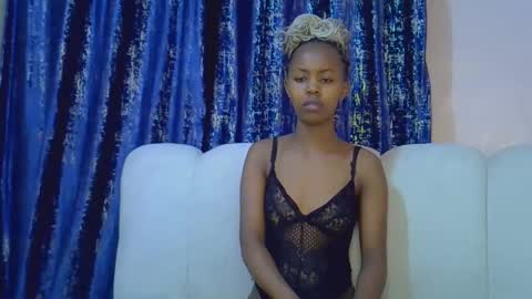 Snapshot of tinybarbie_ chatting on May 16, 10:41 pm Barbie online show from May 16, 10:41 pm