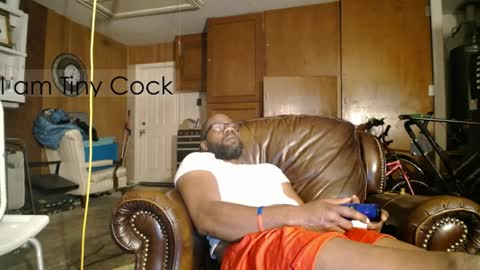 Snapshot of tinycock_1979 chatting on April 8, 2:00 am tinycock_1979 online show from April 8, 2:00 am