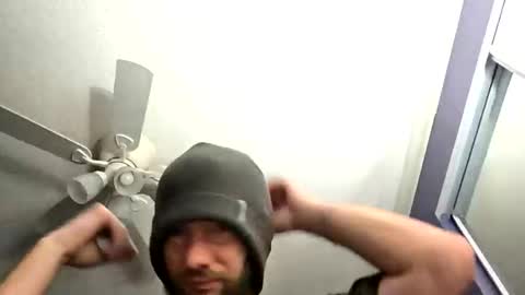 tinyguynicecock online show from April 3, 2:09 am