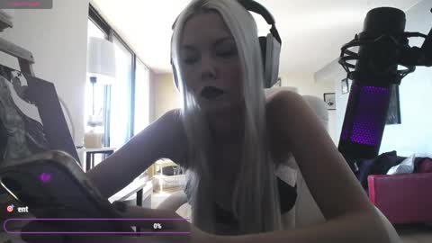 stage Kylie Sinner  brand CLITBAIT online show from May 9, 7:08 pm