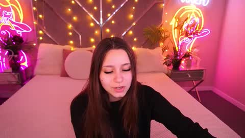 tinynataliee online show from March 18, 3:04 pm