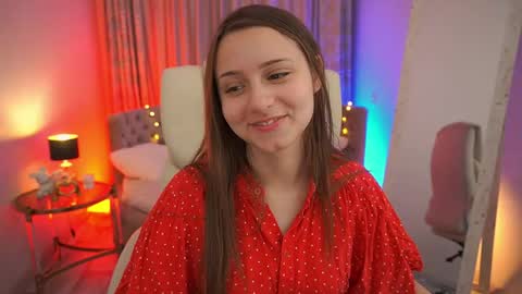 tinynataliee online show from May 4, 6:31 am