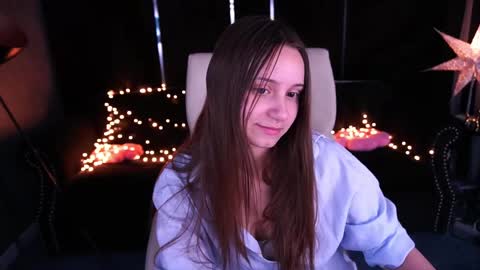 tinynataliee online show from May 9, 7:35 am