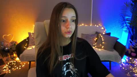 tinynataliee online show from May 17, 8:27 pm
