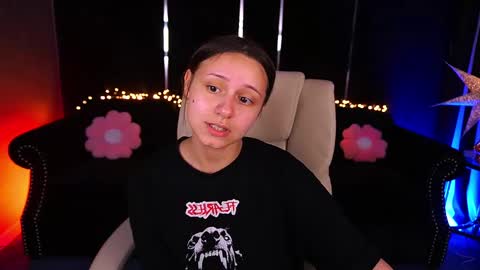 tinynataliee online show from May 19, 12:33 pm