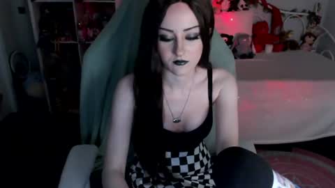 Snapshot of tinyprincess_doll chatting on June 22, 4:53 am Dahlia Browne online show from June 22, 4:53 am
