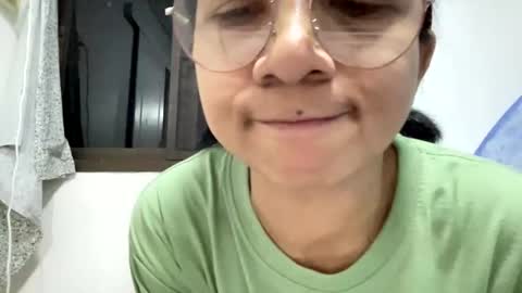 Snapshot of tinyspot chatting on September 30, 2:33 pm tinyspot online show from September 30, 2:33 pm