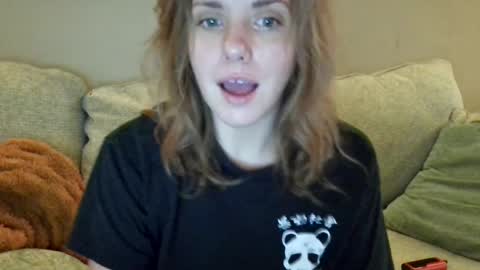 Snapshot of tinywithtiddies chatting on October 9, 1:31 pm tinywithtiddies online show from October 9, 1:31 pm