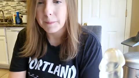 Snapshot of tinywithtiddies chatting on March 27, 2:50 pm tinywithtiddies online show from March 27, 2:50 pm