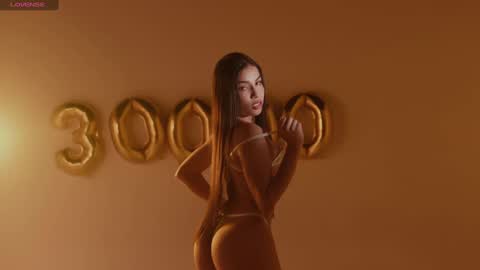 Snapshot of tiphani_walker_ chatting on January 9, 1:39 am Tiphani Walker online show from January 9, 1:39 am