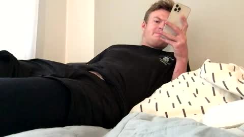 tippedrobin4830 online show from November 10, 1:43 pm