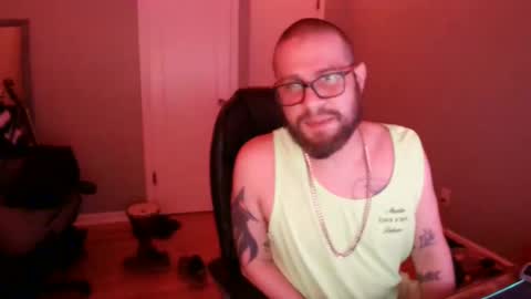 Snapshot of tippertonight chatting on December 19, 5:29 am tippertonight online show from December 19, 5:29 am
