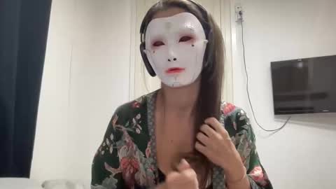 Tinks online show from January 13, 9:42 pm