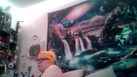 tipthekittenxo online show from January 14, 4:40 am
