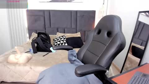 Tisha online show from April 29, 2:32 pm