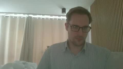 titlovercums online show from April 19, 5:29 am