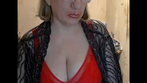 Snapshot of tittylina chatting on December 19, 5:51 am tittylina online show from December 19, 5:51 am