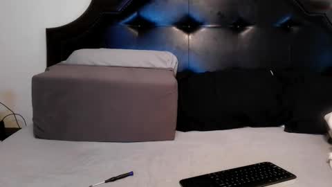 Snapshot of tj_the_man chatting on April 9, 12:32 pm TJ online show from April 9, 12:32 pm