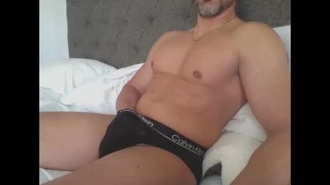 Snapshot of tlars1980 chatting on April 6, 6:31 pm tlars1980 online show from April 6, 6:31 pm