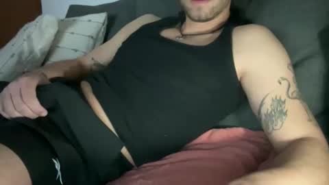 Snapshot of tobiasteseo chatting on January 11, 1:21 am tobiasteseo online show from January 11, 1:21 am