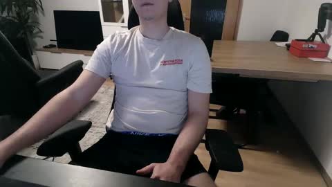 tobisk online show from December 15, 6:51 am