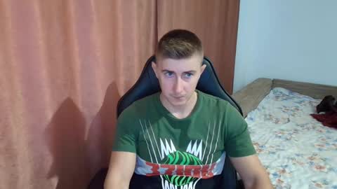 todhorny987 online show from March 3, 10:21 am