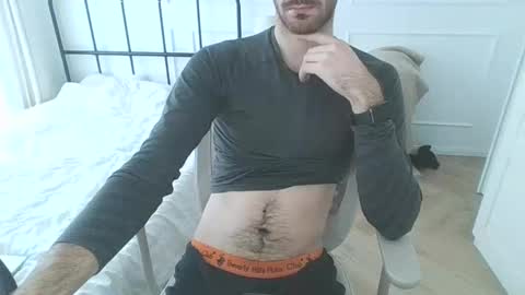 Snapshot of toja112 chatting on December 17, 8:56 am Martin online show from December 17, 8:56 am