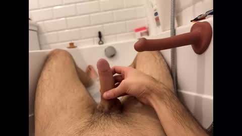 Snapshot of toja112 chatting on January 25, 4:03 pm Martin online show from January 25, 4:03 pm