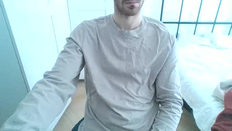 Snapshot of toja112 chatting on February 25, 9:42 am Martin online show from February 25, 9:42 am