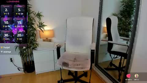 Snapshot of tokio_akali chatting on October 2, 3:13 am Tokyo online show from October 2, 3:13 am