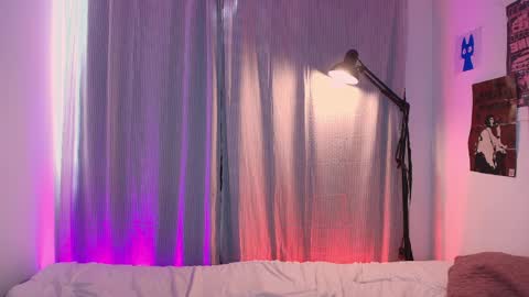  Halsey  Sofii  online show from April 3, 8:40 pm