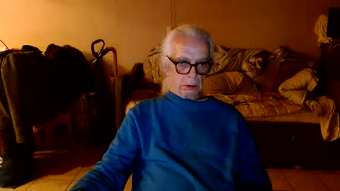 Snapshot of tom112292014 chatting on March 25, 2:06 am tom112292014 online show from March 25, 2:06 am