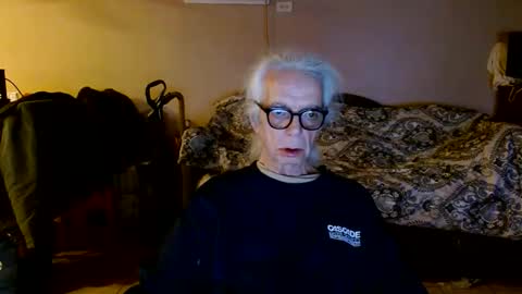 Snapshot of tom112292014 chatting on March 29, 2:33 am tom112292014 online show from March 29, 2:33 am