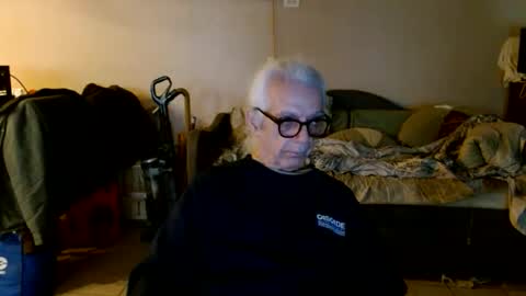 Snapshot of tom112292014 chatting on March 30, 1:01 pm tom112292014 online show from March 30, 1:01 pm