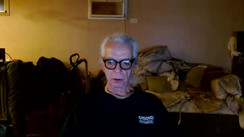 Snapshot of tom112292014 chatting on April 2, 10:57 am tom112292014 online show from April 2, 10:57 am