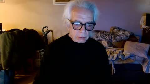 Snapshot of tom112292014 chatting on April 10, 9:19 pm tom112292014 online show from April 10, 9:19 pm