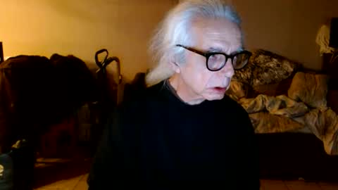 Snapshot of tom112292014 chatting on April 12, 1:32 am tom112292014 online show from April 12, 1:32 am