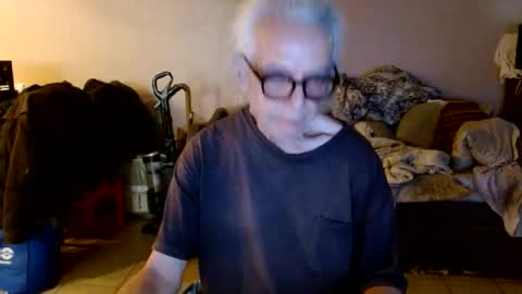 Snapshot of tom112292014 chatting on April 15, 8:09 pm tom112292014 online show from April 15, 8:09 pm
